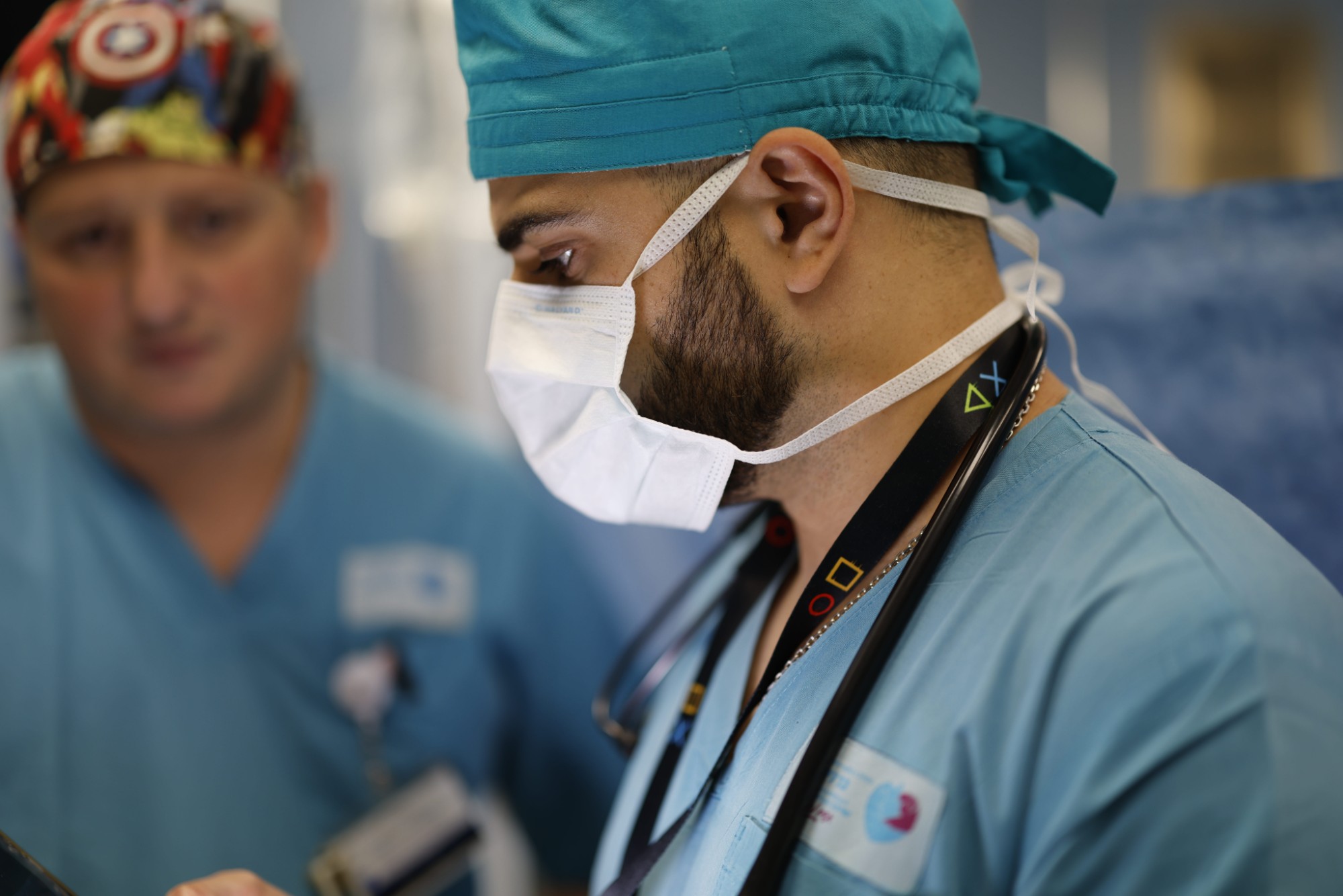 Dr. Giga Nadiradze at work in the operating room